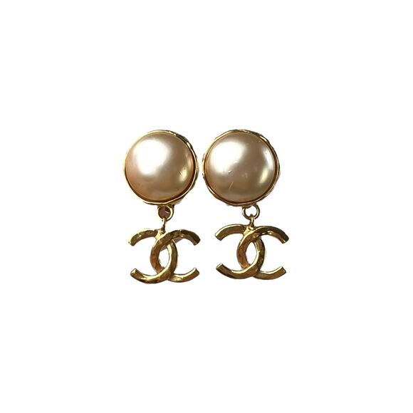 Chanel Vintage CC Faux Pearl Earrings - Picture 1 of 7